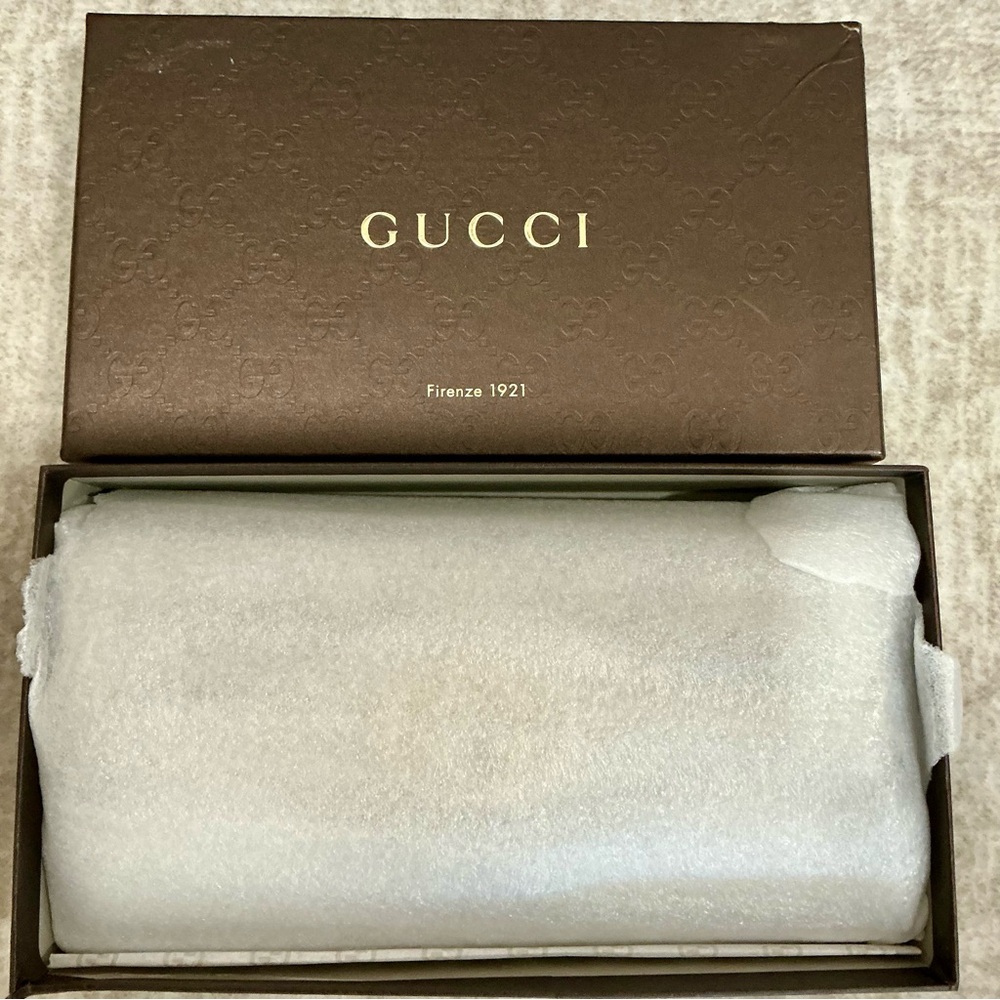 ✨💎NWT💎✨ GUCCI GG SUKEY WALLET. FULL INCLUSION. PURCHASED IN STORE. - Picture 2 of 10